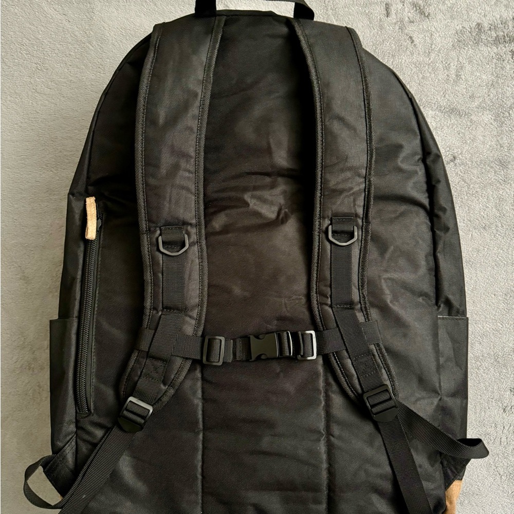 XL Backpack - Picture 4 of 6